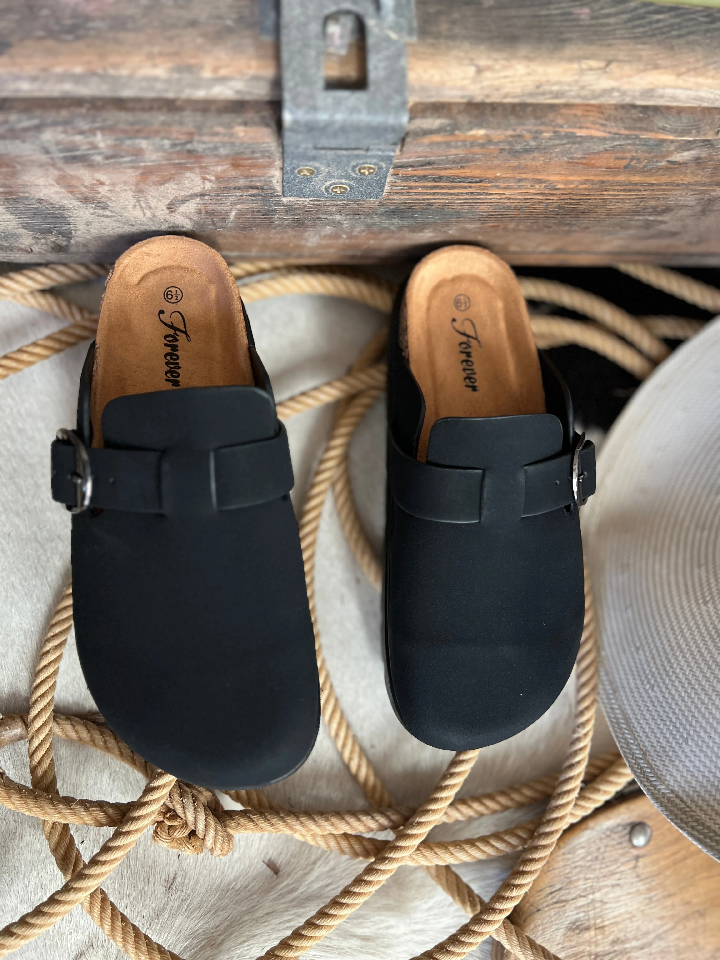 On Top Of The World Clogs- Black