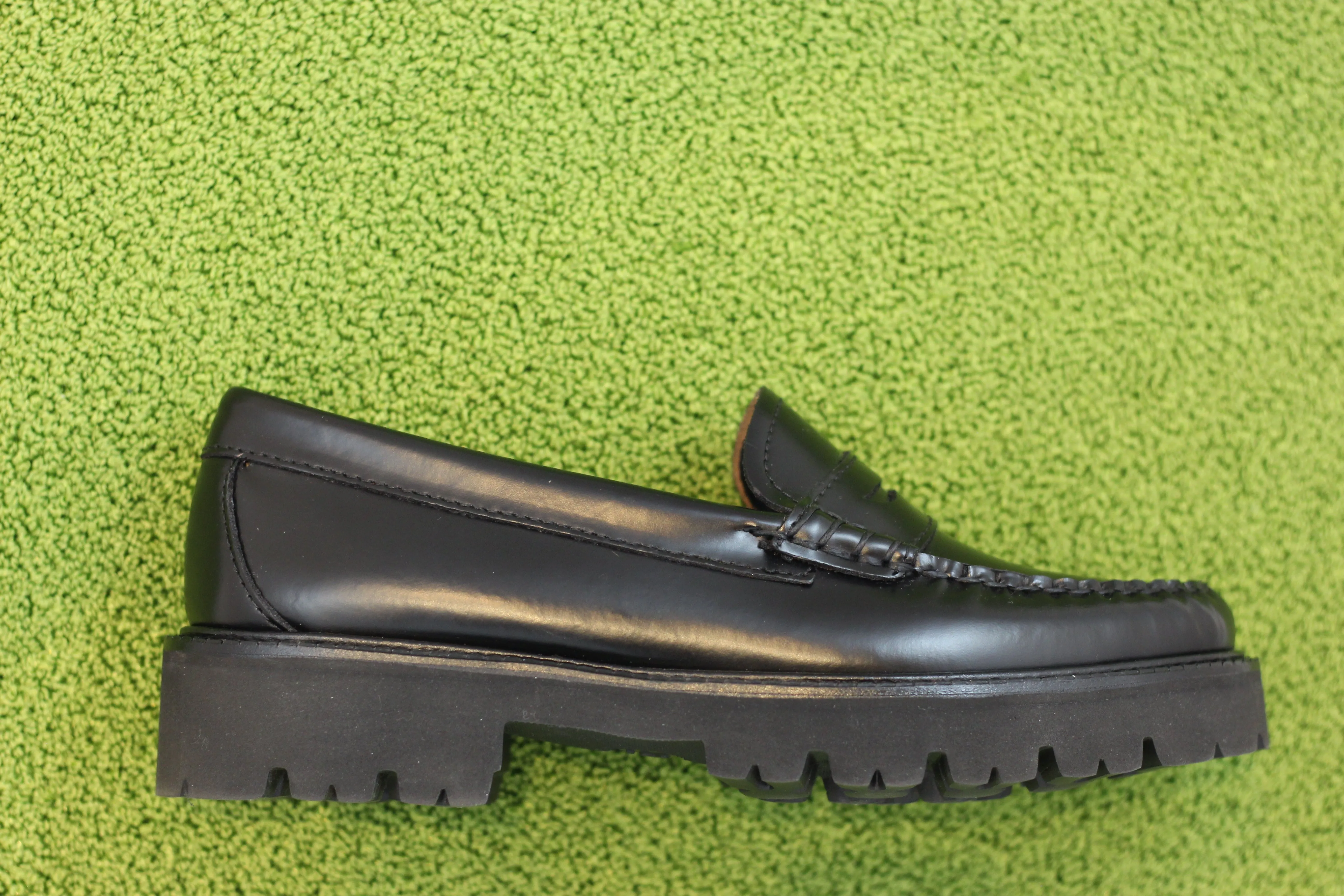 Women's Whitney Super Lug Loafer - Black Leather